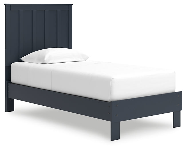 Simmenfort Platform Bed