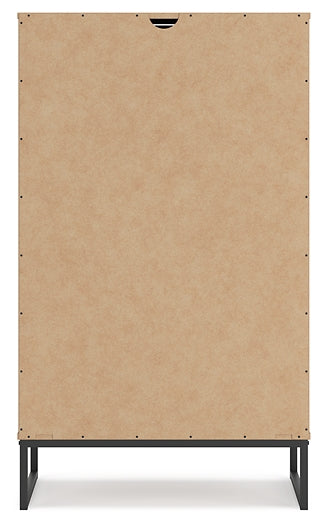 Deanlow Queen Platform Bed with Dresser, Chest and Nightstand