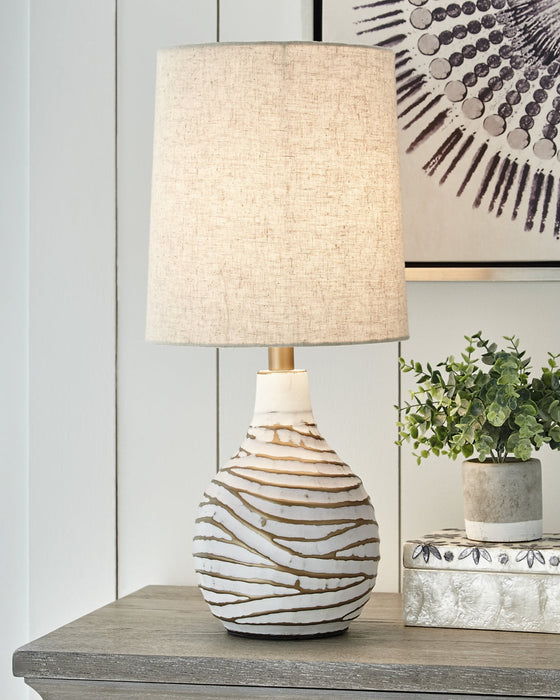 Aleela Metal Table Lamp (1/CN) Huntsville Furniture Outlet