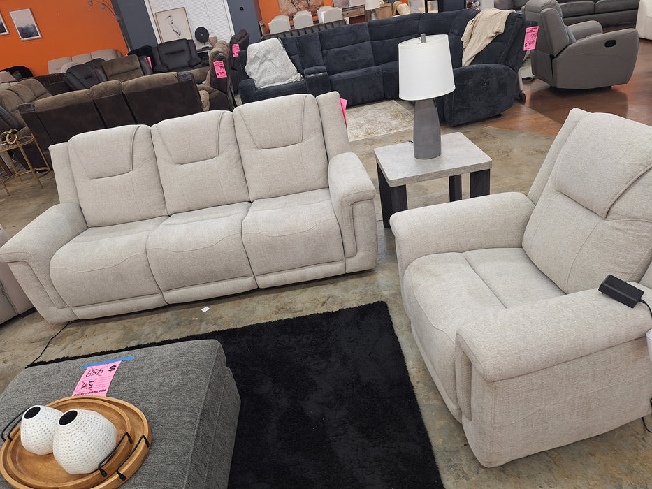 Kuka  Cream Sofa power reclining