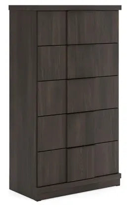 Shaehartin Chest