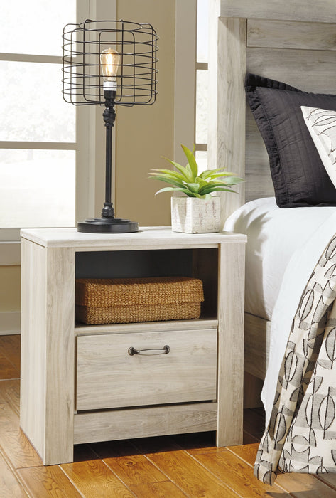 Bellaby Queen Panel Bed with 2 Nightstands Huntsville Furniture Outlet