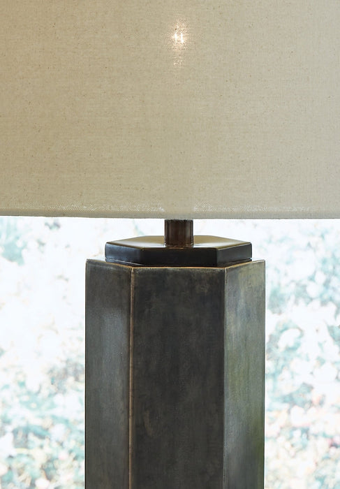 Dirkton Metal Table Lamp (1/CN) Huntsville Furniture Outlet