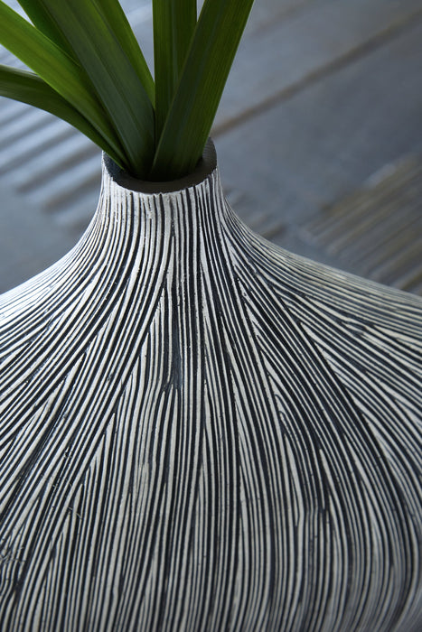 Donya Vase Huntsville Furniture Outlet