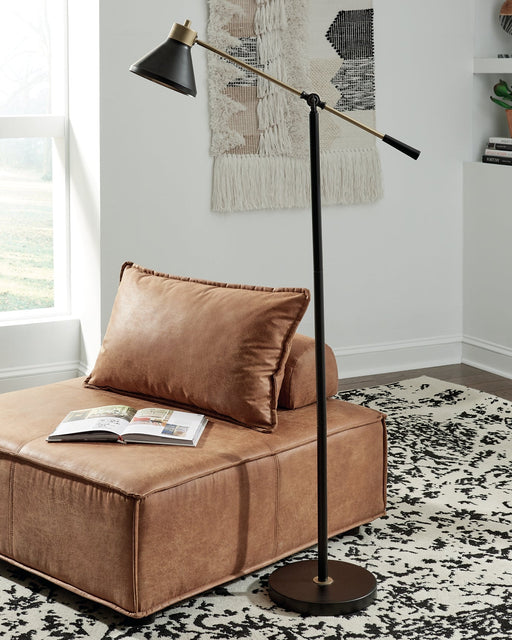 Garville Metal Floor Lamp (1/CN) Huntsville Furniture Outlet