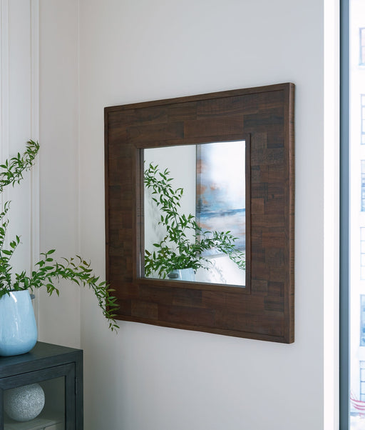 Hensington Accent Mirror Huntsville Furniture Outlet