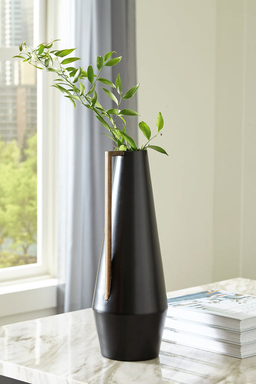 Pouderbell Vase Huntsville Furniture Outlet