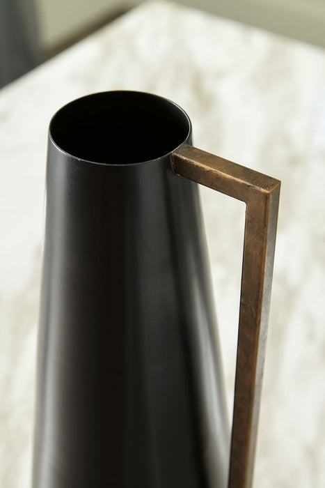 Pouderbell Vase Huntsville Furniture Outlet