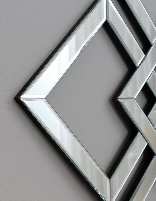 Quinnley Accent Mirror Huntsville Furniture Outlet