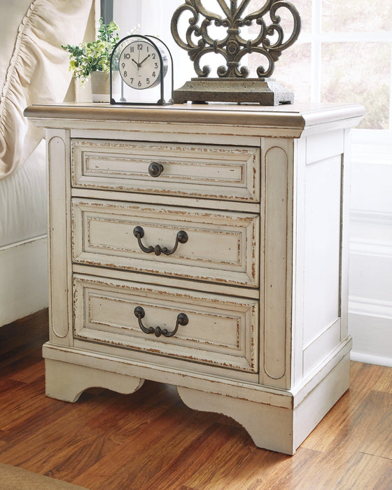 Realyn King Upholstered Panel Bed with Mirrored Dresser and 2 Nightstands Huntsville Furniture Outlet